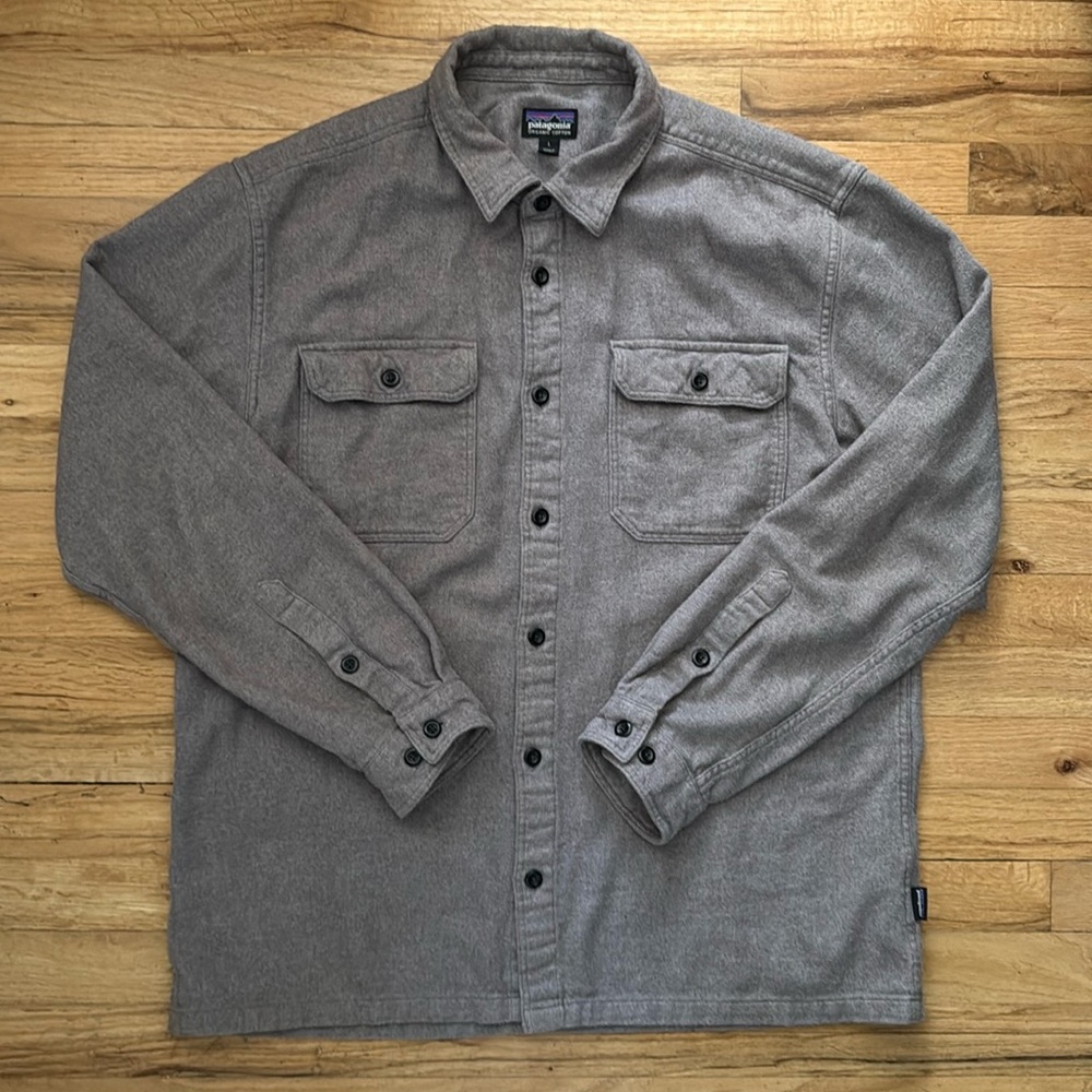 EUC Patagonia Gray Flannel Button Down Shirt